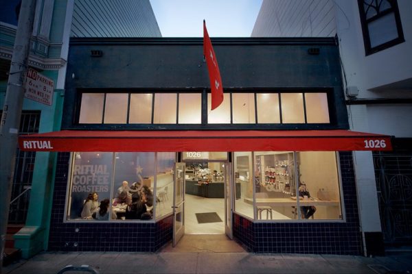 Cafe on Valencia at night